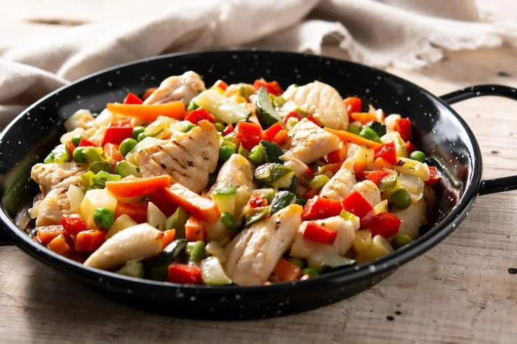 Mediterranean Chicken Stir Fry with Vegetables