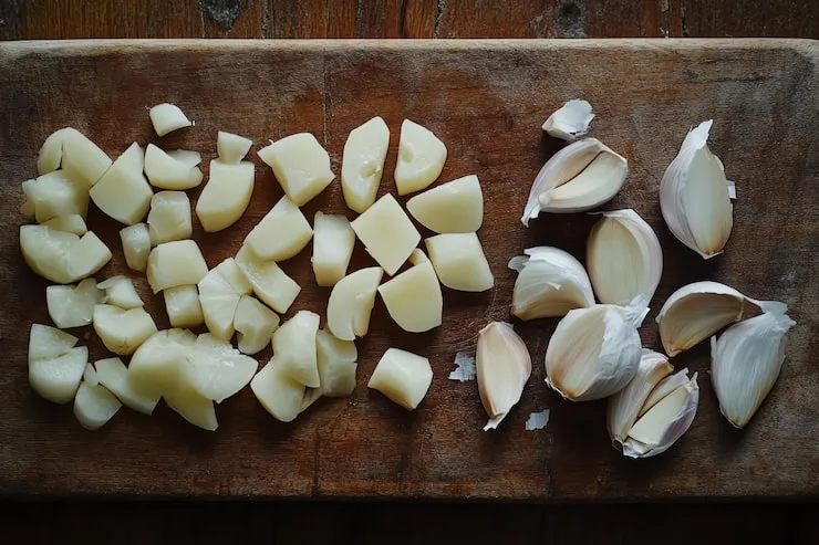 A Quick Way To Peel Garlic Without The Mess