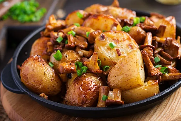 Garlic Parmesan Roasted Potatoes