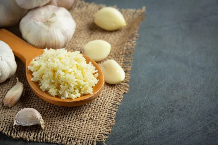 A Quick Way To Peel Garlic Without The Mess